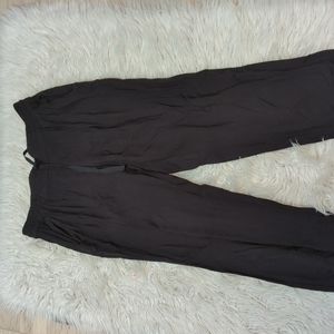 Aritzia Talulah size M rayon joggers